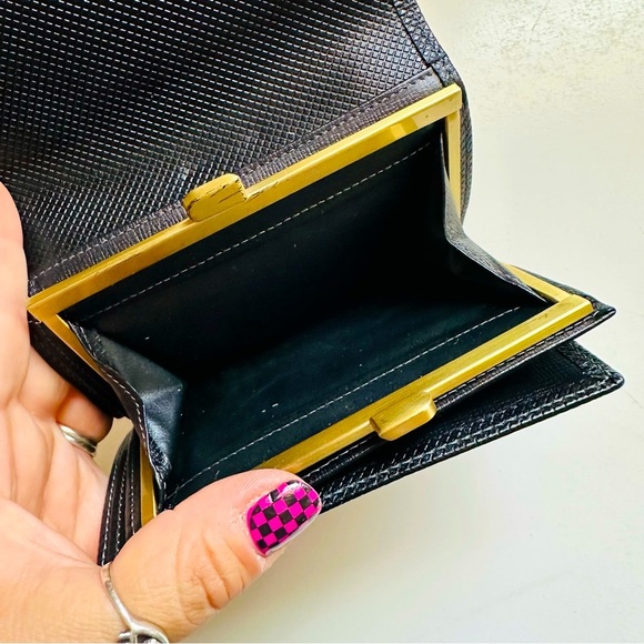 Made in Italy Black Leather Textured Wallet - Picture 4 of 9